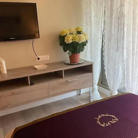 Luxury One Bedroom With Garden Валлорис