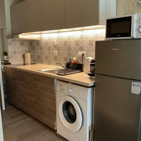 Апартаменты Luxury One Bedroom With Garden *